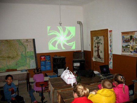 Bemutatóra gyűltünk össze. Bemutatkozik az Erzsébethelyi Ált. Isk.